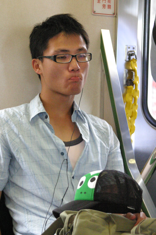 台灣鐵路旅遊攝影電車-區間車旅客特寫2005攝影照片132